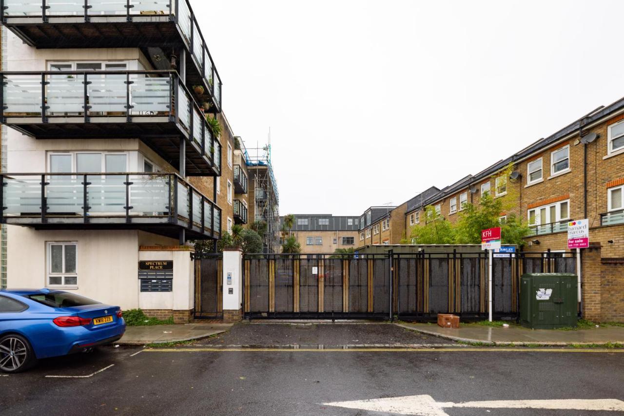 The Walworth Hideout - Elegant 2bdr Flat London