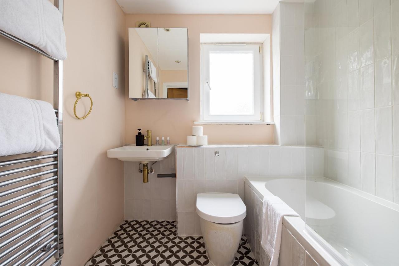 The Walworth Hideout - Elegant 2bdr Flat * London