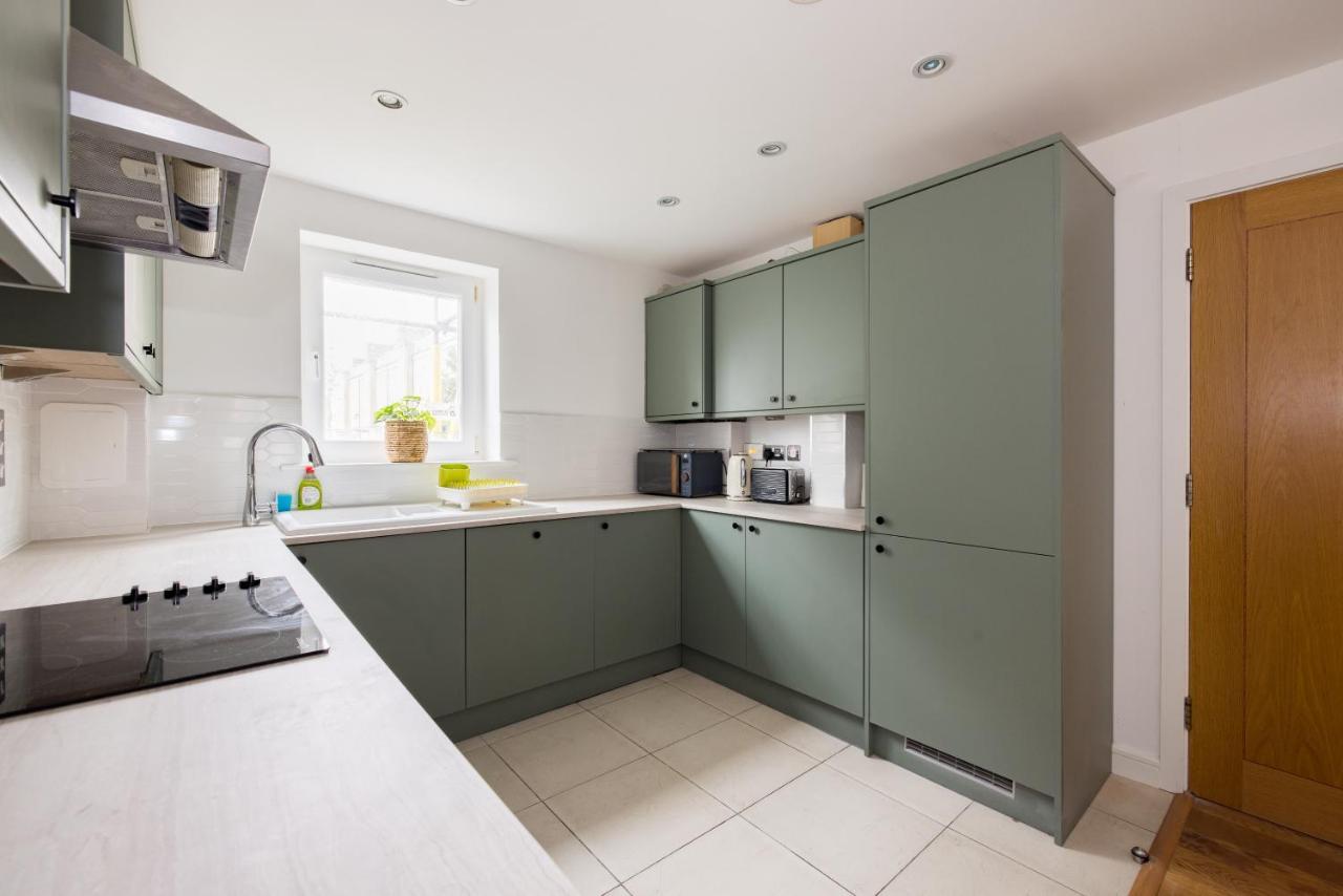 The Walworth Hideout - Elegant 2bdr Flat * London